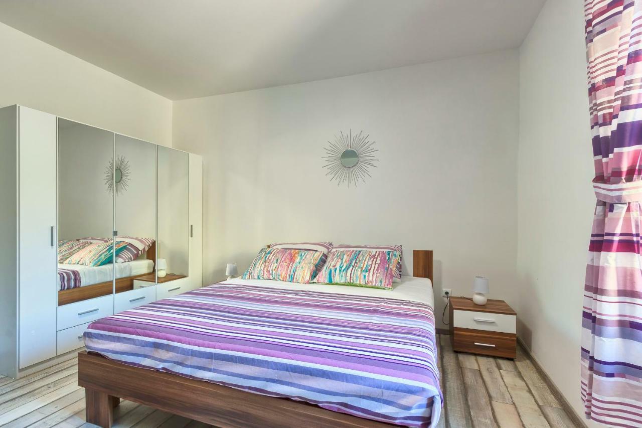 Apartment Amfiteatar Moris Pula Buitenkant foto